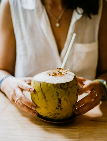प्रेगनेंसी में नारियल पानी पीने के फायदे 